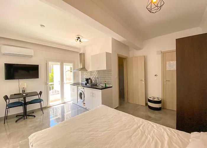 Hakan's Seaside Apartment *